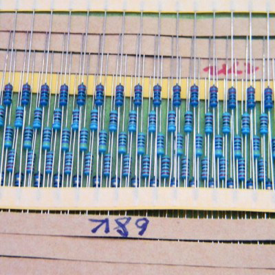 Resistor Kit (30Kinds x 20PCs, R10-1M, 1/4W,)